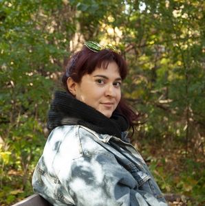 Meet your Posher, Maya